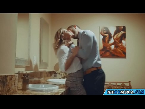 ❤️ Döşlü sarışın sizi ictimai tualetdə aldatdıqda ❤️ Evdə hazırlanan porno pornoda az.pornodil.ru ❌️
